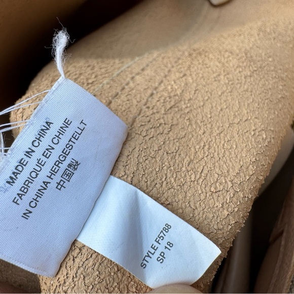 Elegant Tan Leather Tote Bag - Picture 7 of 10